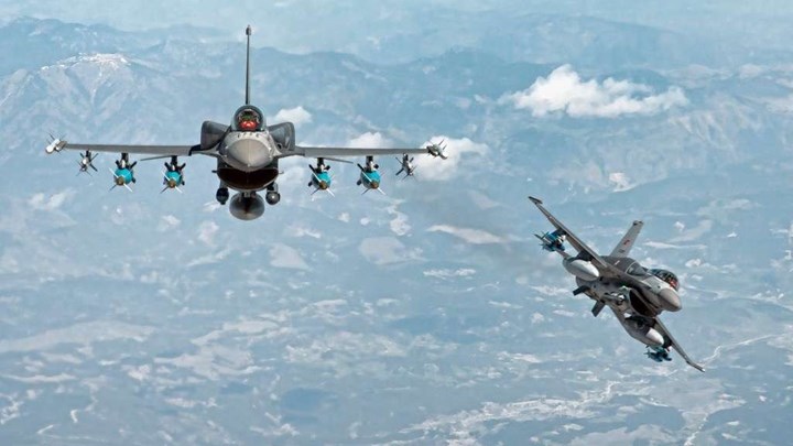 Μαζικές υπερπτήσεις από τουρκικά F-16 πάνω από το Αιγαίο