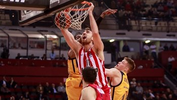 Ερυθρός Αστέρας – Ολυμπιακός 36-48 (ΗΜ.)