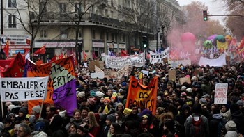Γαλλία: Συνεχίζονται οι απεργίες για το ασφαλιστικό