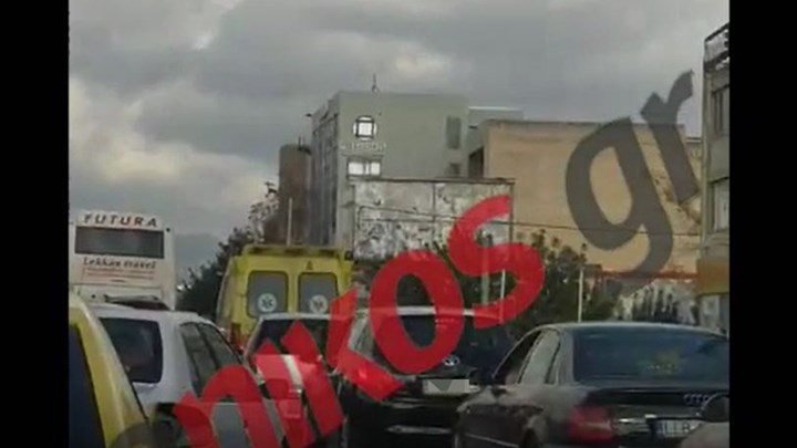 Τροχαίο στον Κηφισό: Οδηγοί ακολουθούν… ασθενοφόρο στη ΛΕΑ – ΦΩΤΟ αναγνώστη