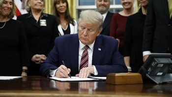 Τραμπ: Θα υπογραφεί «πολύ σύντομα» η καταρχήν συμφωνία για το εμπόριο με την Κίνα