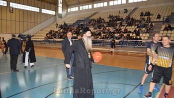 Λαμία: Τζάμπολ και σουτ από τον Μητροπολίτη Φθιώτιδας σε αγώνα μπάσκετ – ΦΩΤΟ – ΒΙΝΤΕΟ