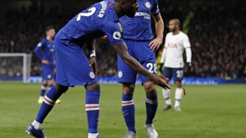 Τσέλσι: Ρατσιστική επίθεση στον Ρούντιγκερ από τους οπαδούς της Τότεναμ – ΒΙΝΤΕΟ