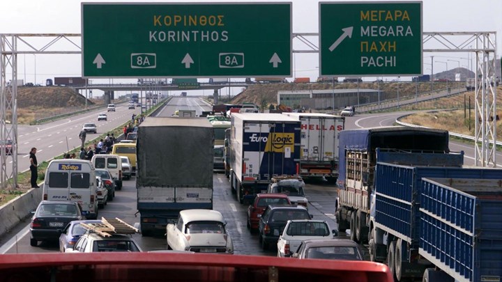 Έκτακτα μέτρα της Τροχαίας για την έξοδο των Χριστουγέννων