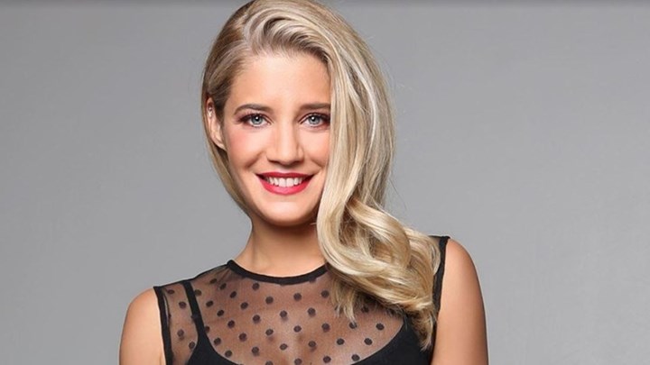 Η Τζένη Θεωνά γίνεται… καλόγρια