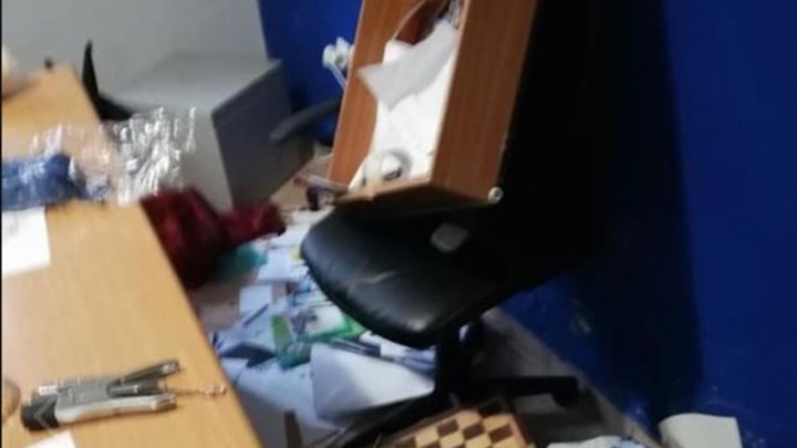 Επίθεση στα γραφεία της ΝΔ στο Χαϊδάρι – ΦΩΤΟ