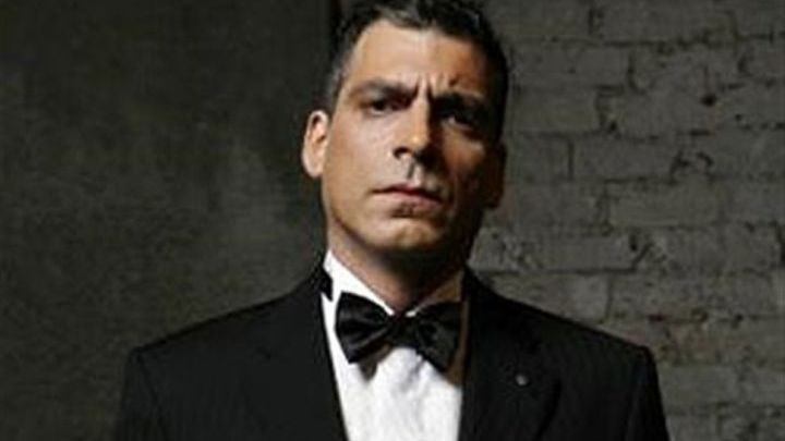 Ο Σερβετάς θυμήθηκε τα χριστουγεννιάτικα κάλαντα από τους ΑΜΑΝ και έγινε χαμός – ΒΙΝΤΕΟ