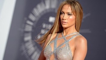«Φωτιά» στα κόκκινα η Τζένιφερ Λόπεζ – ΦΩΤΟ