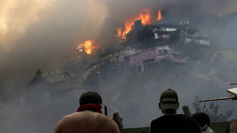 Χιλή: Καταστροφική πυρκαγιά μαίνεται στο Βαλπαραΐσο