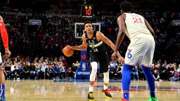 Αντετοκούνμπο: Βαριά ήττα ανήμερα των Χριστουγέννων από τους Σίξερς