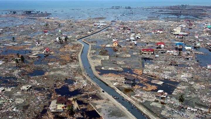 26 Δεκεμβρίου 2004: Δεκαπέντε χρόνια από το φονικό τσουνάμι της Ινδονησίας – ΦΩΤΟ – ΒΙΝΤΕΟ