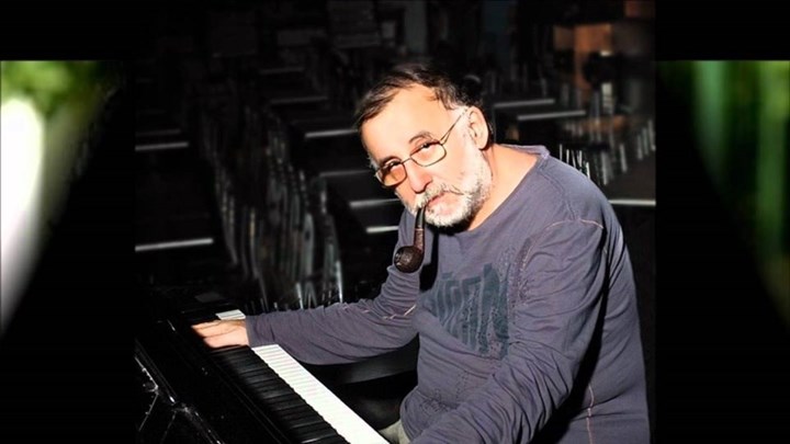 Θάνος Μικρούτσικος: Η ζωή και το έργο του σπουδαίου μουσικοσυνθέτη – ΦΩΤΟ- ΒΙΝΤΕΟ