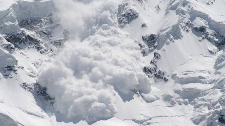 Ελβετία: Τουλάχιστον δύο τραυματίες από χιονοστιβάδα – ΒΙΝΤΕΟ