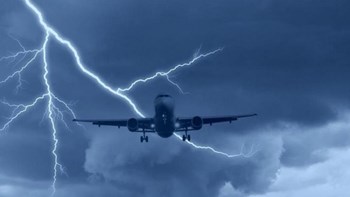 Ηράκλειο: Σοβαρές ζημιές στο αεροδρόμιο από κεραυνό