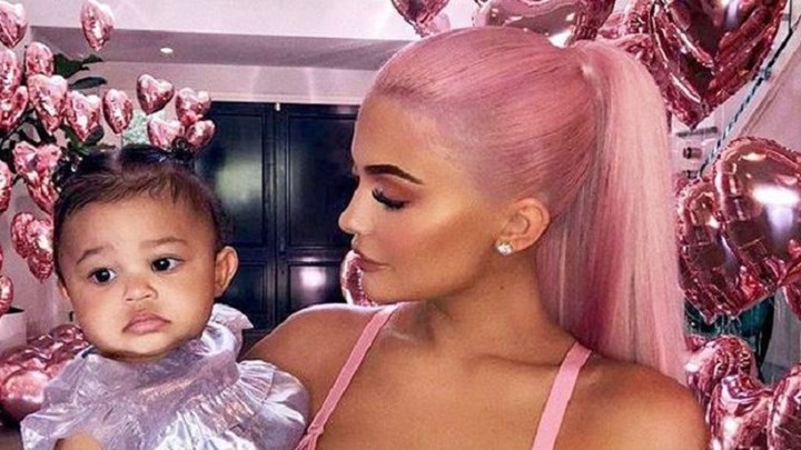 Κάιλι Τζένερ: Σάλος με το διαμαντένιο δαχτυλίδι που έκανε δώρο στην ενός έτους κόρη της – ΒΙΝΤΕΟ