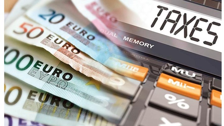 Φόροι: Έρχονται μειώσεις από την Πρωτοχρονιά – Ποιοι θα είναι οι μεγάλοι κερδισμένοι