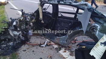 Φθιώτιδα: Εικόνες-σοκ από το φρικτό τροχαίο – Το αυτοκίνητο κόπηκε στα δύο – ΦΩΤΟ