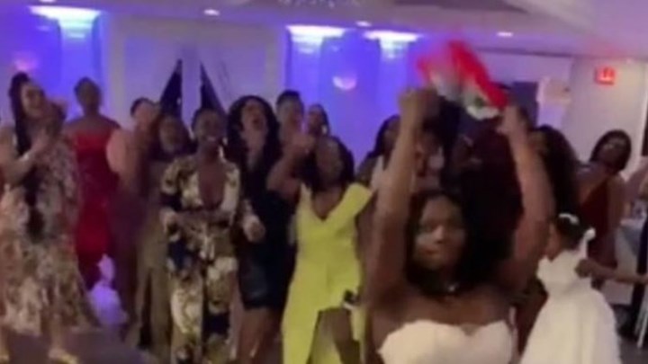 Χαμός σε γαμήλια δεξίωση για τη νυφική ανθοδέσμη – ΦΩΤΟ – ΒΙΝΤΕΟ