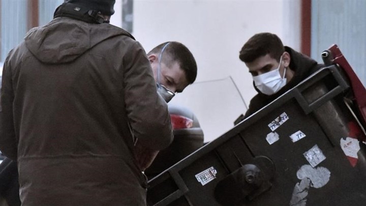 Θρίλερ στα Πετράλωνα: 21χρονος υποστηρίζει ότι σκότωσε τον νονό του – Αστυνομικοί ψάχνουν το πτώμα