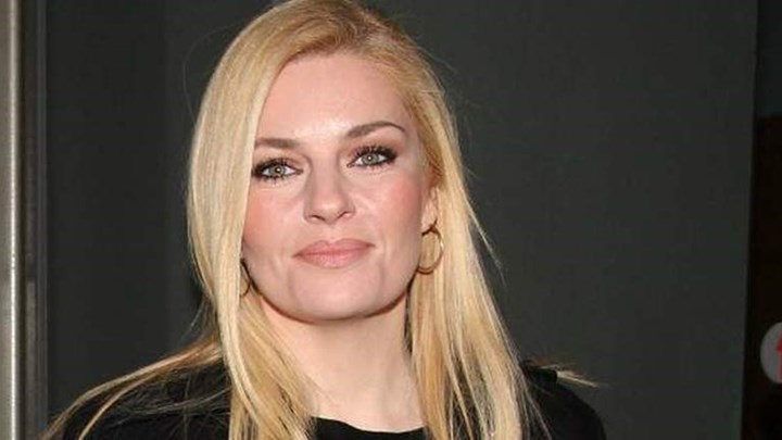 Το συγκινητικό αντίο της Ελισάβετ Μουτάφη στον Θάνο Μικρούτσικο – ΦΩΤΟ