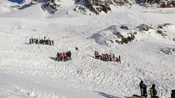 Ιταλικές Άλπεις: Τρεις νεκροί από χιονοστιβάδα – Μια γυναίκα και δύο επτάχρονα κορίτσια