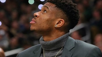 H συγκινητική ανάρτηση του Γιάννη Αντετοκούνμπο για τον πατέρα του – ΦΩΤΟ