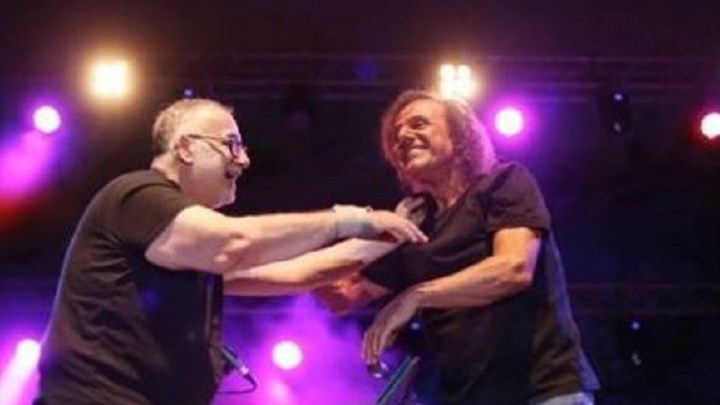 Θάνος Μικρούτσικος: Το συγκλονιστικό μήνυμα του Βασίλη Παπακωνσταντίνου για τον θάνατο του φίλου του