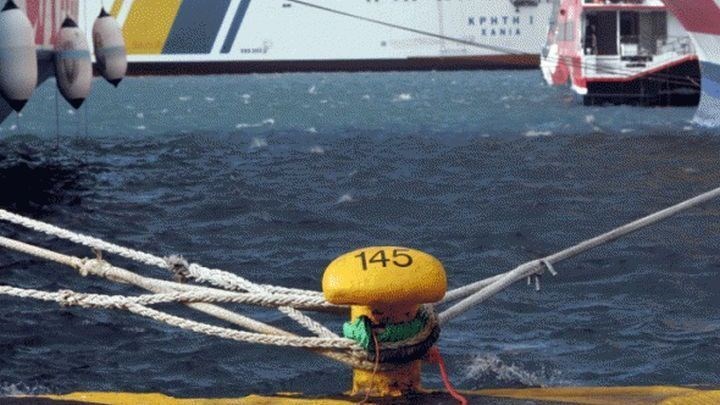 Κακοκαιρία Ζηνοβία: Δεμένα τα πλοία στα λιμάνια