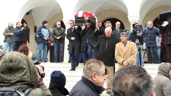 Ηλίας Ρωσίδης: Το τελευταίο χειροκρότημα στον θρυλικό αρχηγό του Ολυμπιακού – ΦΩΤΟ