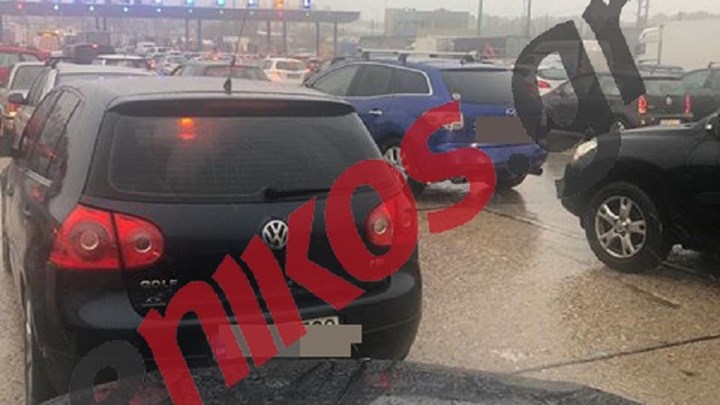 Ζηνοβία: Τεράστιες ουρές στα διόδια Αφιδνών – ΦΩΤΟ αναγνώστη