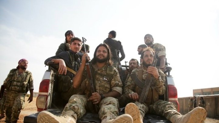 Τουρκία: Σύροι αντάρτες υπογράφουν συμβάσεις για να πάνε στη Λιβύη