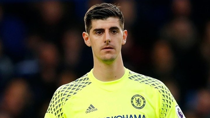 Κορτουά: Σάλος με το εξώγαμο που απέκτησε με παντρεμένη γειτόνισσα – ΦΩΤΟ