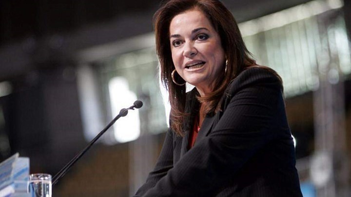 Μπακογιάννη: Το χιουμοριστικό tweet για το ύψος της – ΦΩΤΟ