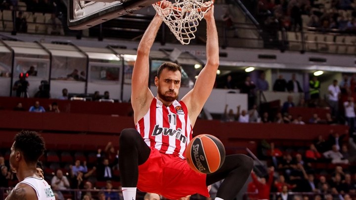 Ολυμπιακός – Φενέρ 20-22 (10′)