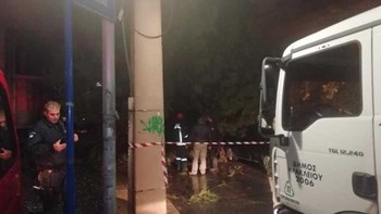 Κρήτη: Πρωτοχρονιάτικη πτώση δέντρου – ΦΩΤΟ