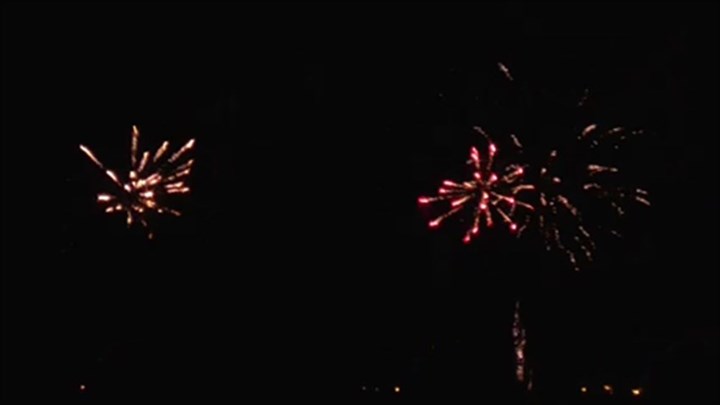 Τρίκαλα: Με πυροτεχνήματα υποδέχθηκαν το 2020 – ΒΙΝΤΕΟ