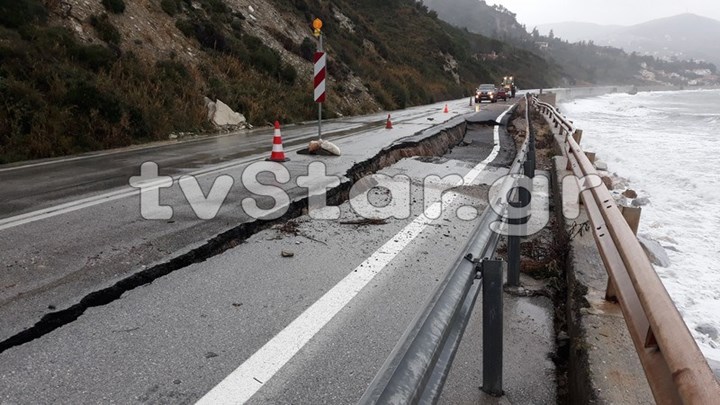 Εύβοια: Σοβαρά προβλήματα από την κακοκαιρία – Καθίζηση δρόμου στην Κύμη – ΦΩΤΟ