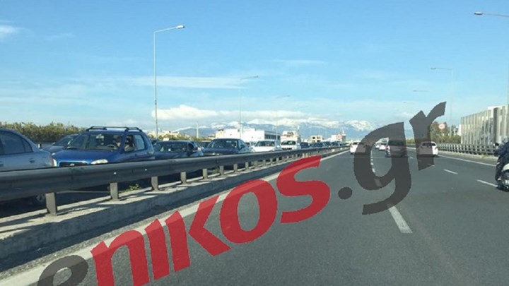 Μποτιλιάρισμα στον Κηφισό – Με χαμηλές ταχύτητες στο ρεύμα προς Πειραιά – ΦΩΤΟ αναγνώστη