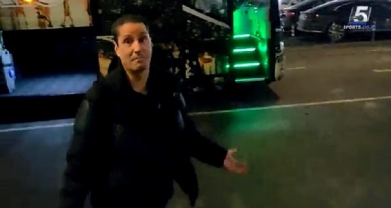 Σφαιρόπουλος: Τι έκανε όταν του ζήτησαν να υπογράψει σε φωτογραφία με τη φανέλα του Ολυμπιακού