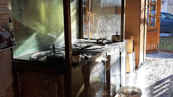 Κοζάνη: Φωτιά στον ιερό ναό του Αγίου Νικολάου – ΦΩΤΟ – ΒΙΝΤΕΟ