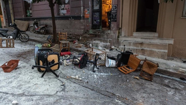 Κατάληψη Κουκάκι: Δεν εντοπίστηκαν αποτυπώματα των δύο γιων του σκηνοθέτη Ινδαρέ – ΒΙΝΤΕΟ