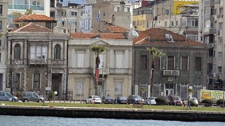 Εμπρηστική επίθεση σε αυτοκίνητο υπαλλήλου του ελληνικού προξενείου στη Σμύρνη