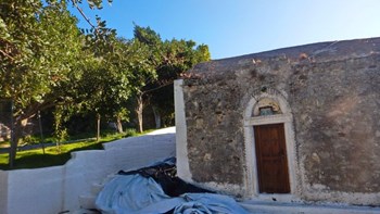 Κρήτη: Εικόνα εγκατάλειψης σε ιστορικό ναό – Κινδυνεύει με κατάρρευση – ΦΩΤΟ