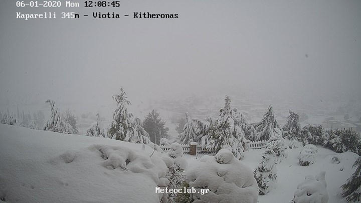 Ηφαιστίων: Χιόνια και πολικό ψύχος – Ποιοι δρόμοι είναι κλειστοί – Πώς θα κινηθεί η κακοκαιρία