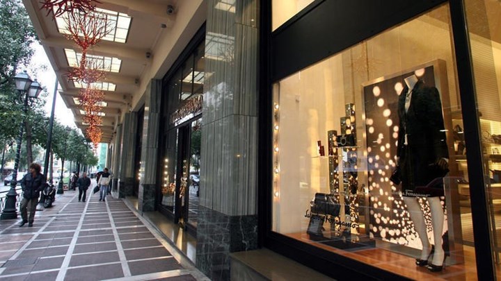 Καταστήματα: Επιστρέφουν στο κανονικό τους ωράριο – Πότε αρχίζουν οι χειμερινές εκπτώσεις