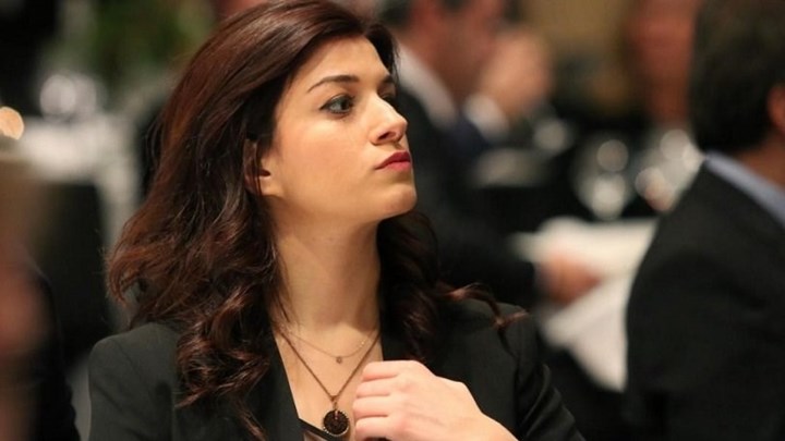 Νοτοπούλου: Χαμός στο Twitter για τα… αρχαία στις ευχές της