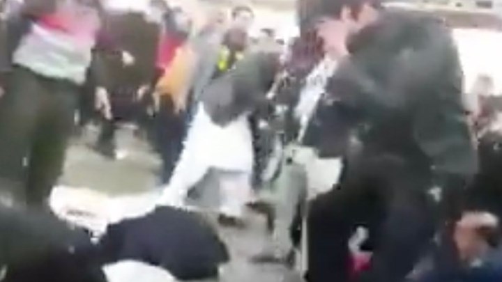 Kηδεία Σουλεϊμανί: ΒΙΝΤΕΟ-σοκ από το φονικό ποδοπάτημα – Προσοχή σκληρές εικόνες