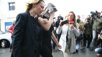 Κύπρος: Τέσσερις μήνες με αναστολή στη 19χρονη Βρετανίδα – Επιστρέφει στην πατρίδα της