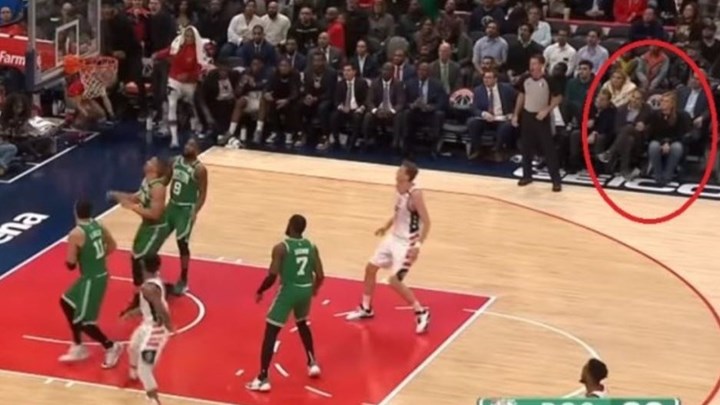 Μητσοτάκης: Είδε μαζί με τη Μαρέβα αγώνα NBA στην πρώτη σειρά – ΒΙΝΤΕΟ