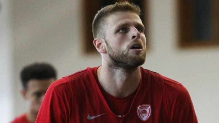 Ολυμπιακός: Ανακοίνωσε την επιστροφή του Χαραλαμπόπουλου